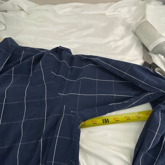 Tommy Hilfiger Men's Navy Blue Button-Down Shirt Windowpane Size M Cotton Blend - Picture 6 of 8